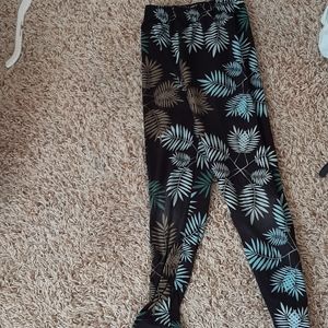 Realy neat and soft leaf leggings